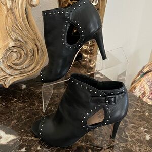 Vince Camuto Black Leather w/Silver Studs Peep Toe High Heel Ankle Booties. Sz 8
